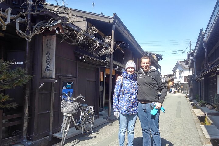 Takayama Arts & Crafts Local Culture Tour, Licensed Guide
