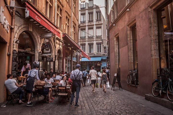 Lyon Small-Group Full Meal Food Tour by Do Eat Better