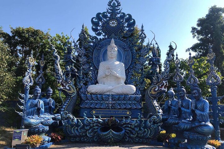 Chiang Rai White and Blue Temples Private Trip