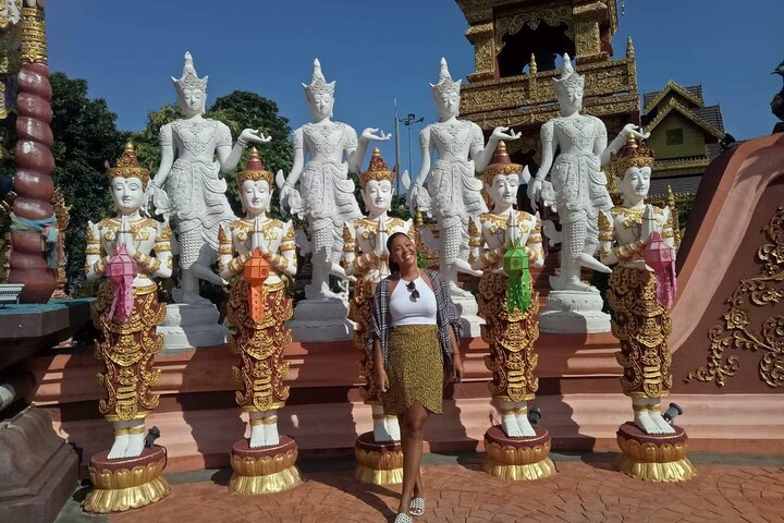 Chiang Rai White and Blue Temples Private Trip