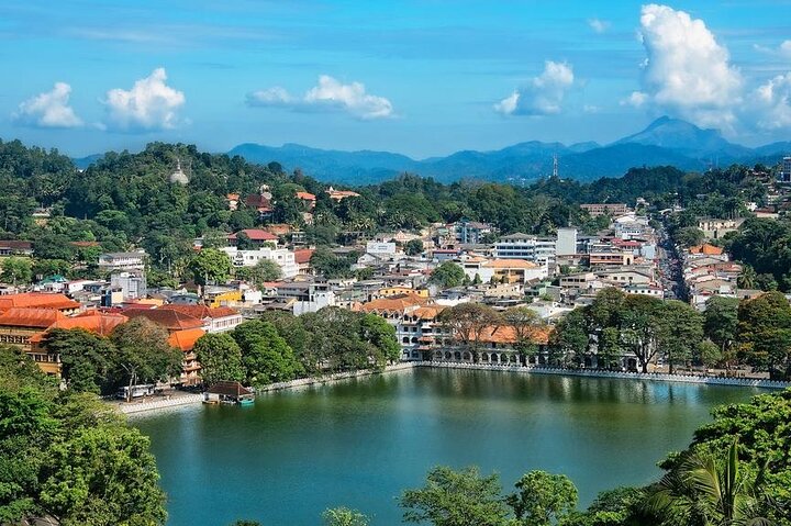Sigiriya To Kandy Private Transport With Sightseeing