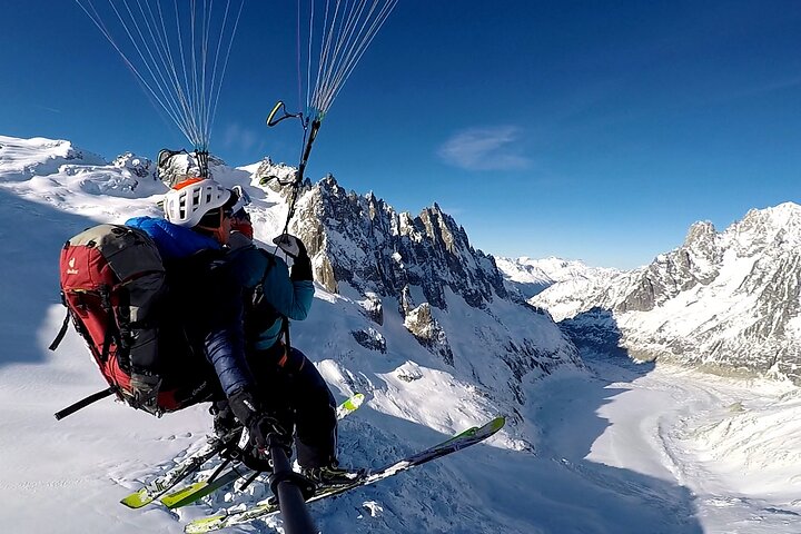 Fly in Paragliding! Paragliding experience over Chamonix!