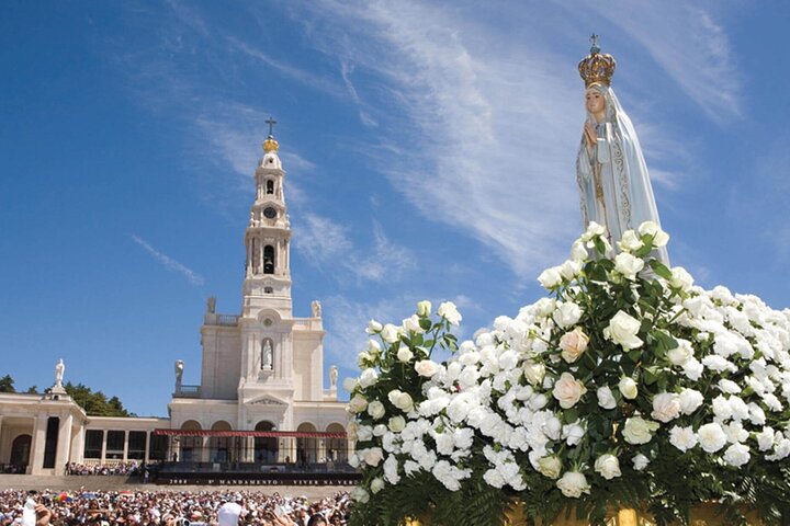 Tomar Fatima Batalha Alcobaca and Obidos from Nazare Private Tour