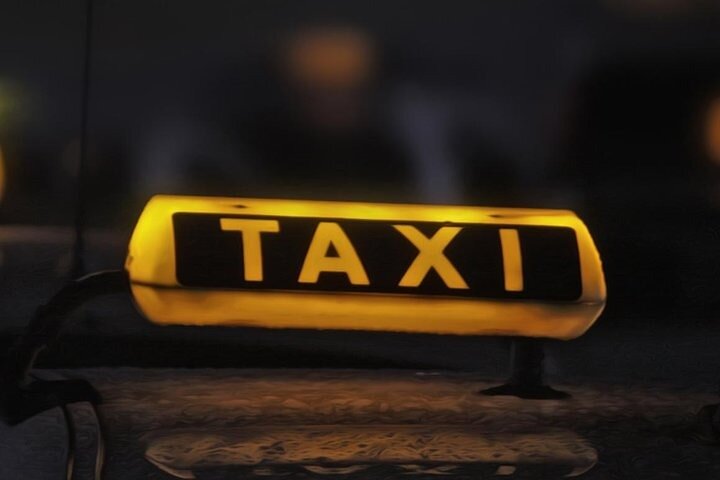 Private Airport Transfer from Hotel to Larnaca Airport in a 6-seater taxi