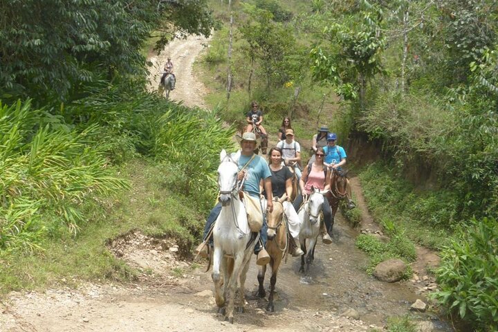 Horseback Riding Tour and visit to Tablón, Chaquira, Pelota and Purutal