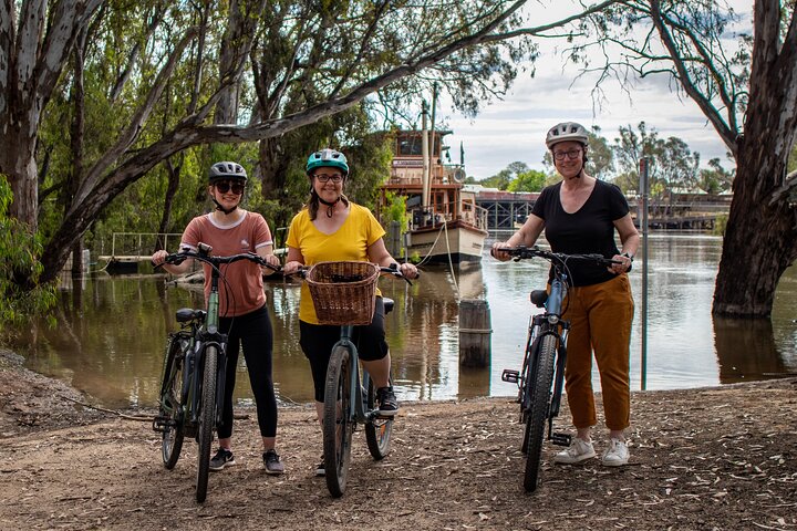 Echuca Guided E-Bike Cycling Tour with local guide