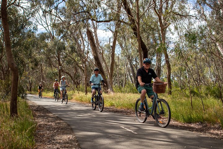 Echuca Guided E-Bike Cycling Tour with local guide