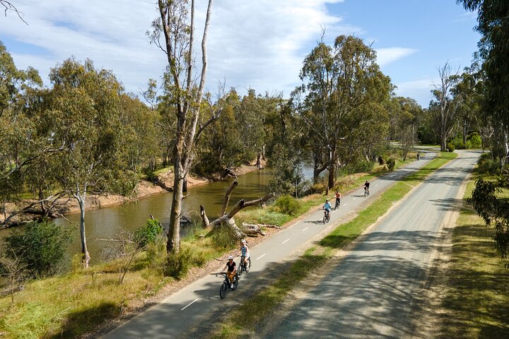 Echuca Guided E-Bike Cycling Tour with local guide