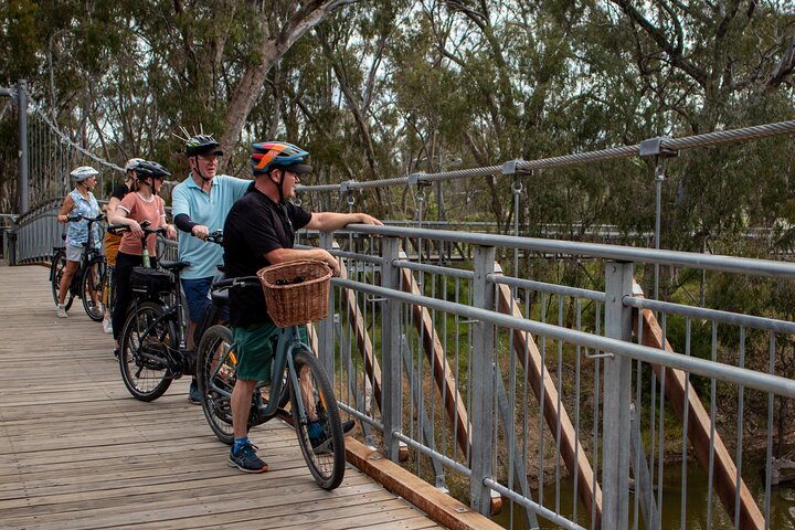 Echuca Guided E-Bike Cycling Tour with local guide