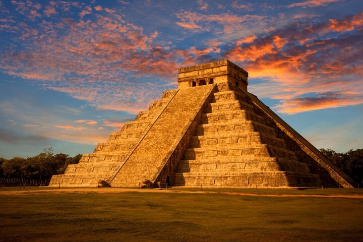 Merida : Chichen Itza, Izamal and Cenote with lunch and pick up