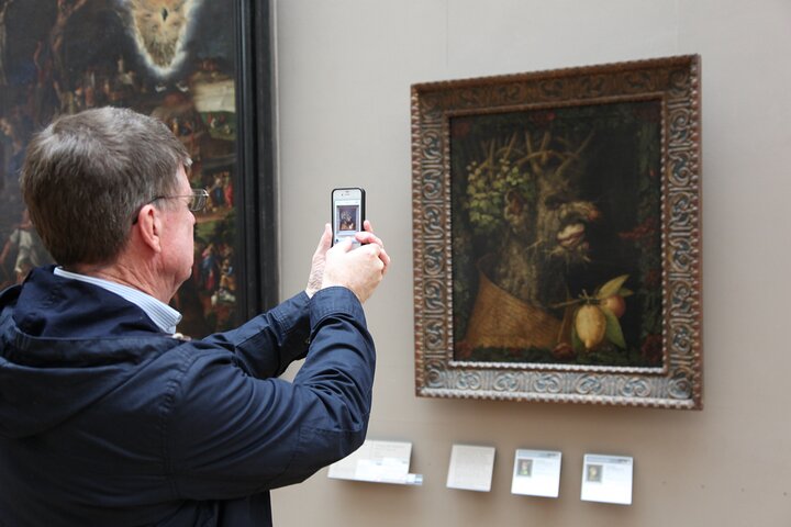 Louvre Museum Masterpieces Guided Tour with Access