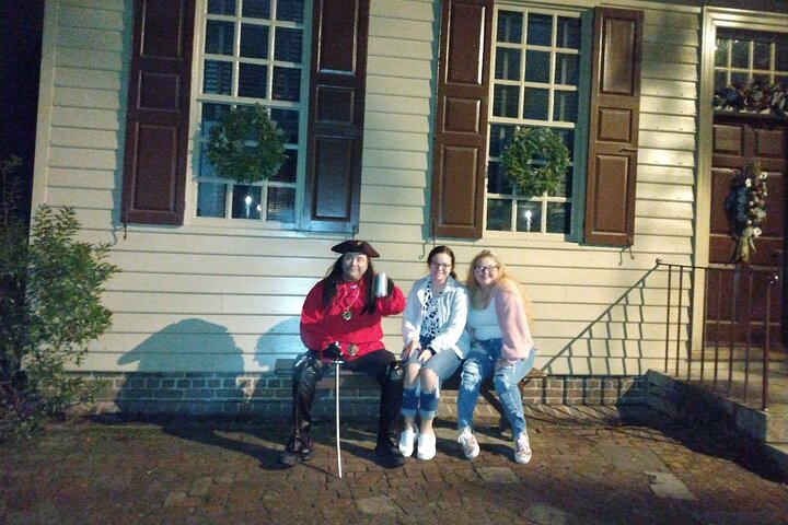 Williamsburg Ghosts, Witches and Pirates Tour