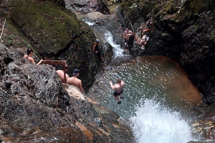 Hike 10 waterfalls in Jaco lunch included