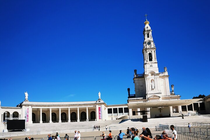 Tomar Fatima Batalha Alcobaca and Obidos from Nazare Private Tour