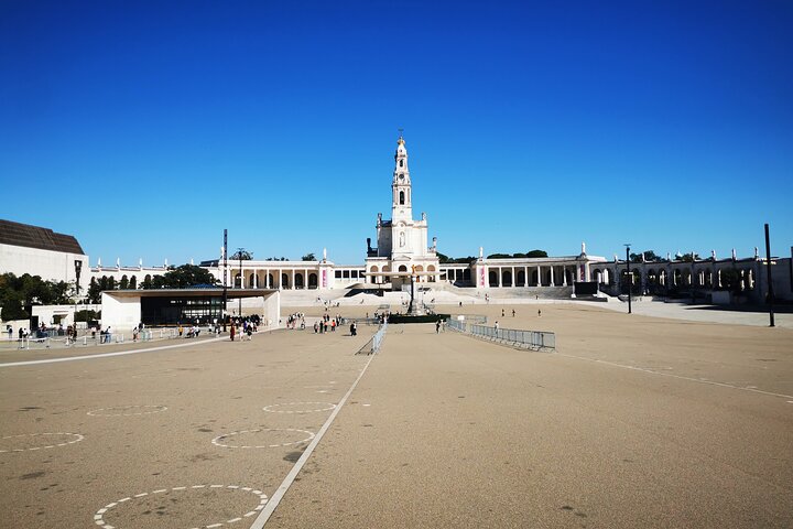 Tomar Fatima Batalha Alcobaca and Obidos from Nazare Private Tour