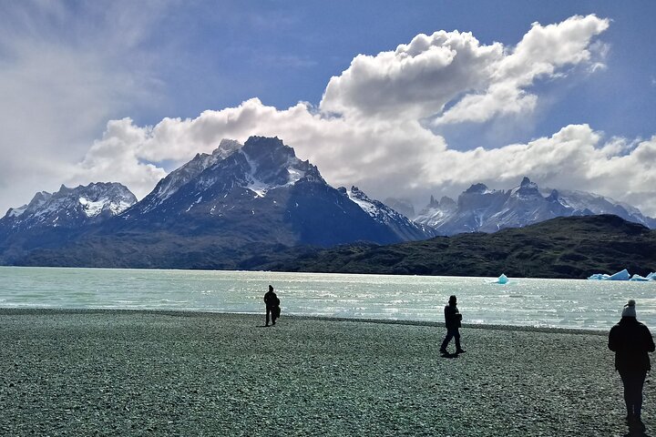 Private Torres del Paine & Milodon, departing from Punta Arenas