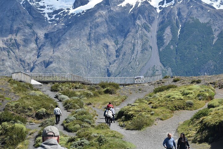 Private Torres del Paine & Milodon, departing from Punta Arenas