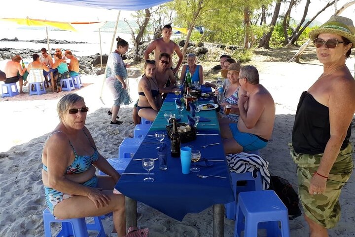 Full Day Tour 5 Island to Ile Aux Cerfs Incl. Lunch and Transfer