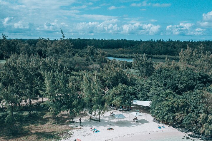 Full Day Tour 5 Island to Ile Aux Cerfs Incl. Lunch and Transfer