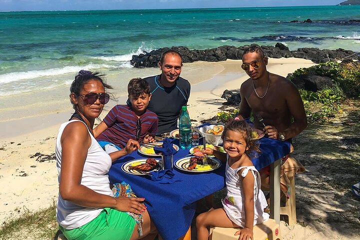 Full Day Tour 5 Island to Ile Aux Cerfs Incl. Lunch and Transfer