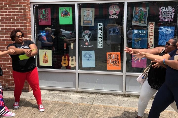 Participate in a Fun Scavenger Hunt in Omaha by Wacky Walks
