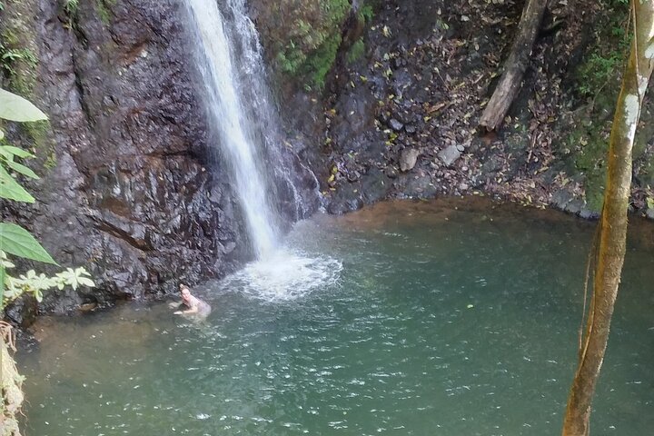 Hike 10 waterfalls in Jaco lunch included