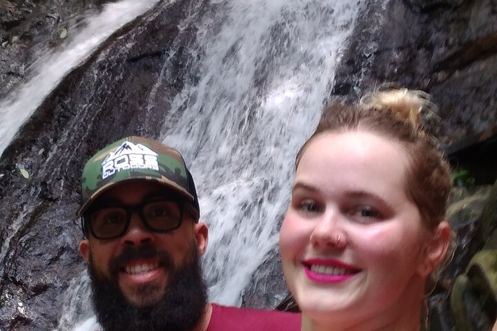 Hike 10 waterfalls in Jaco lunch included