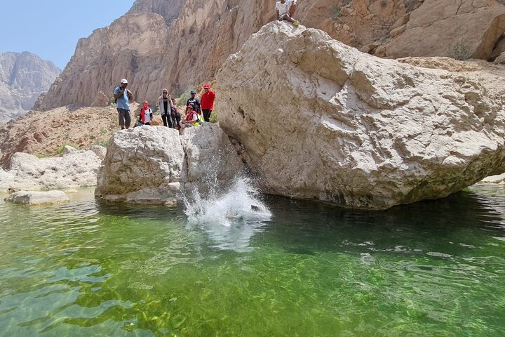 Full-Day Bimmah Sinkhole and Wadi Al Arbeieen Tour