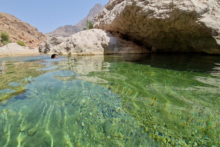 Full-Day Bimmah Sinkhole and Wadi Al Arbeieen Tour