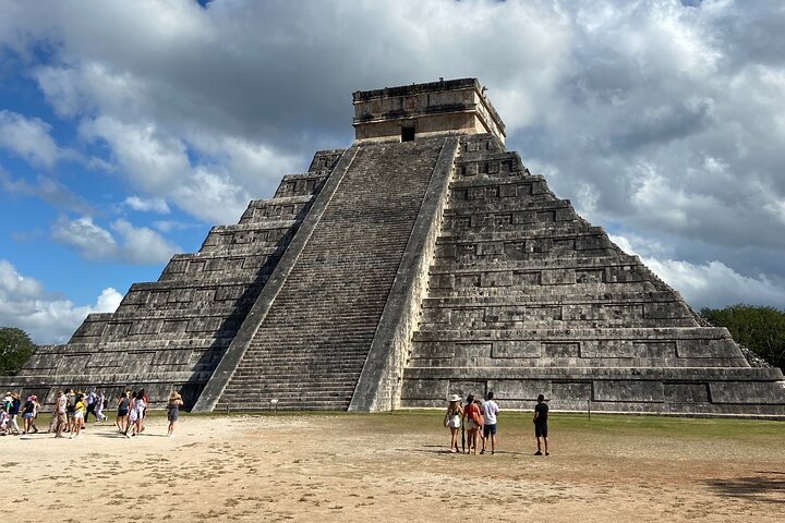 Merida : Chichen Itza, Izamal and Cenote with lunch and pick up