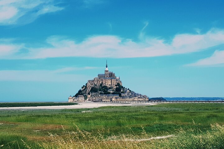 Mont St Michel Full Day Tour with a National Guide from Bayeux