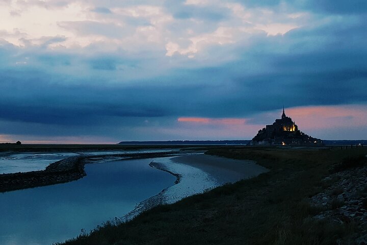 Mont St Michel Full Day Tour with a National Guide from Bayeux