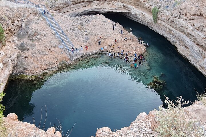 Full-Day Bimmah Sinkhole and Wadi Al Arbeieen Tour