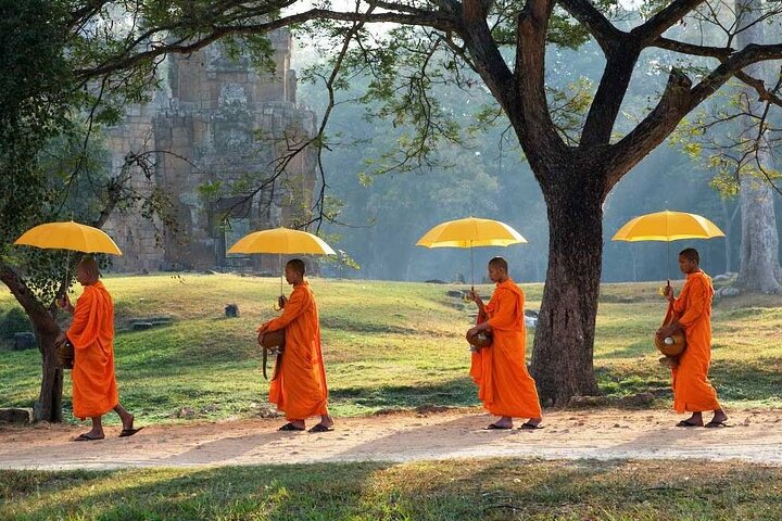 Phnom Penh to Siem Reap by Private Car or Minivan