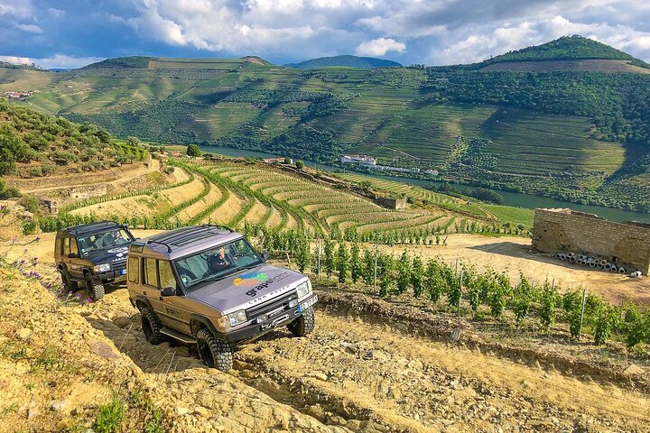 Private Douro 4x4 Adventure with Winery, Lunch & River Cruise