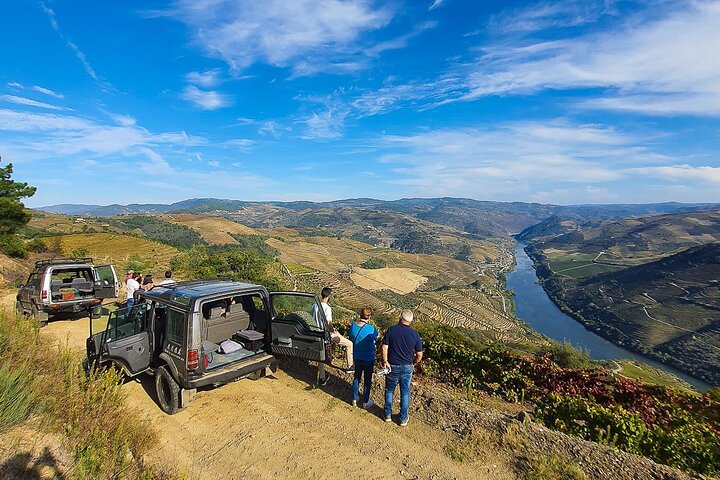 Private Douro 4x4 Adventure with Winery, Lunch & River Cruise
