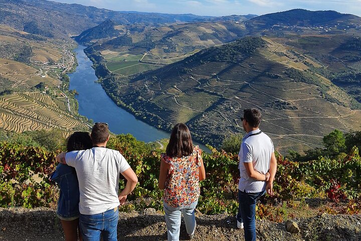 Private Douro 4x4 Adventure with Winery, Lunch & River Cruise
