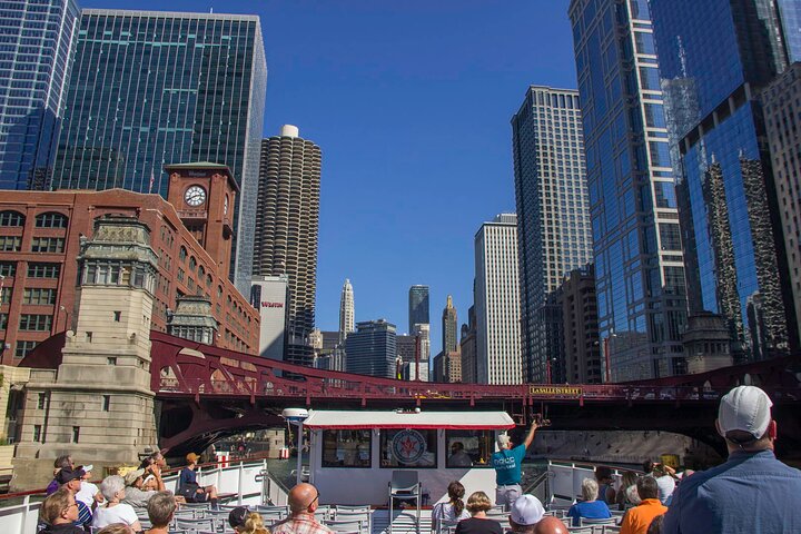 Chicago River 45-Minute Architecture Tour from Magnificent Mile