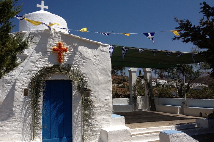 Wine Tasting and Tour in Saint Anna Winery in Naxos