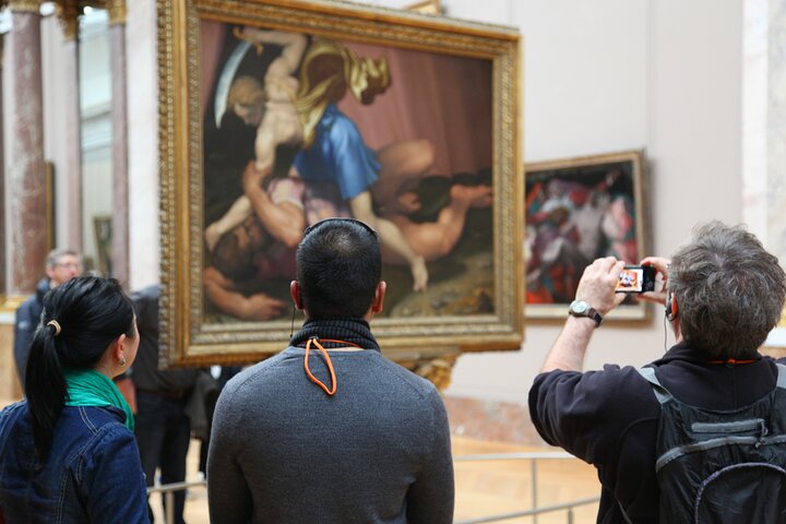 Louvre Museum Masterpieces Guided Tour with Access