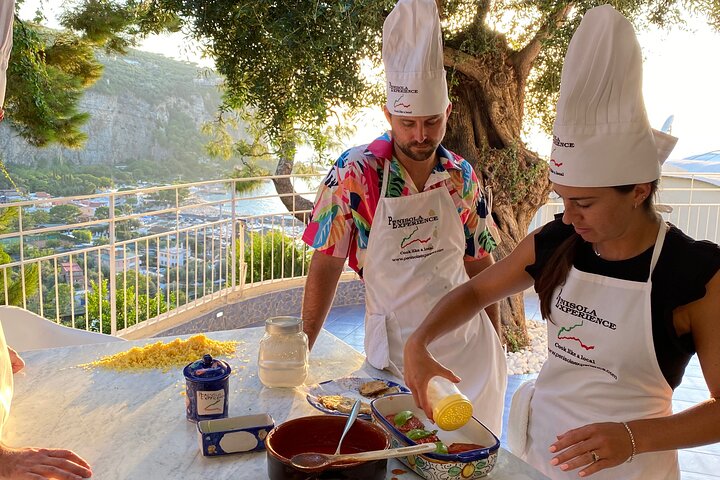 Sorrento: Cook Like a Local with a Stunning Sea View