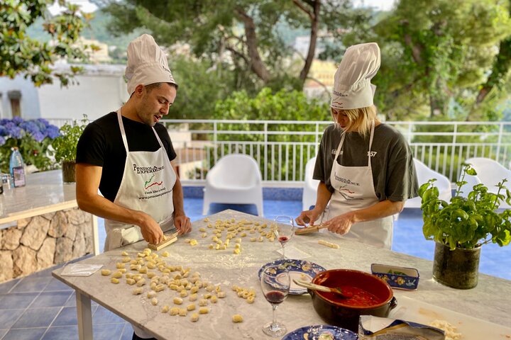 Sorrento: Cook Like a Local with a Stunning Sea View