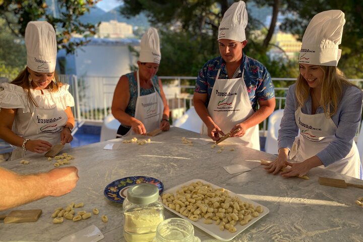 Sorrento: Cook Like a Local with a Stunning Sea View