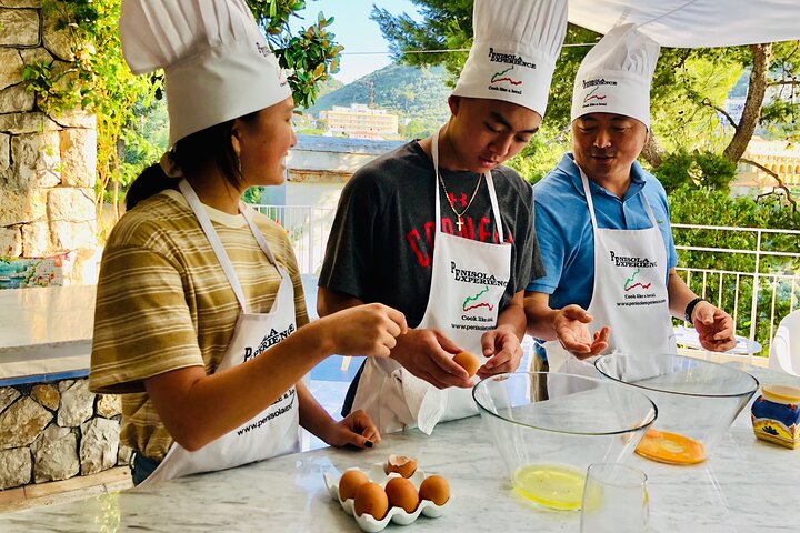 Sorrento: Cook Like a Local with a Stunning Sea View