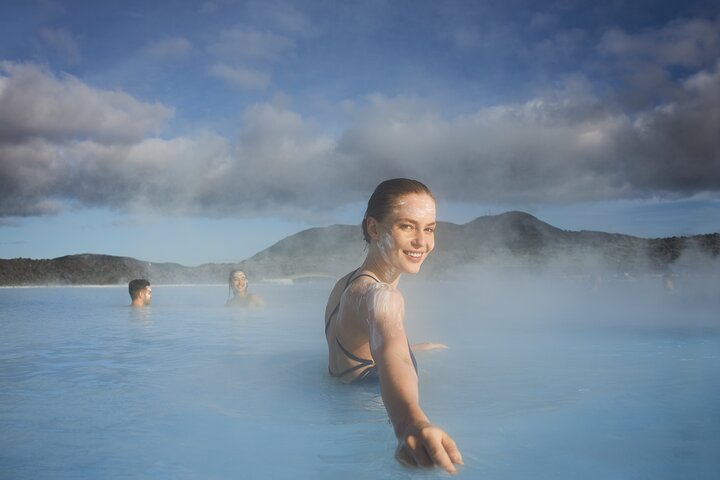 Blue Lagoon Admission with Mask, Drink, Transfers from Reykjavik