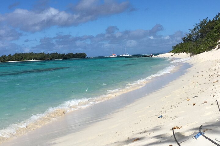 Catamaran Full-Day 3 island Northern Isles Cruise in Grand Baie