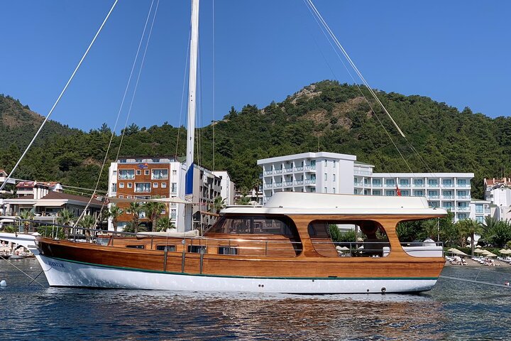 Marmaris and Icmeler Private Full-Day Boat Trip with Lunch