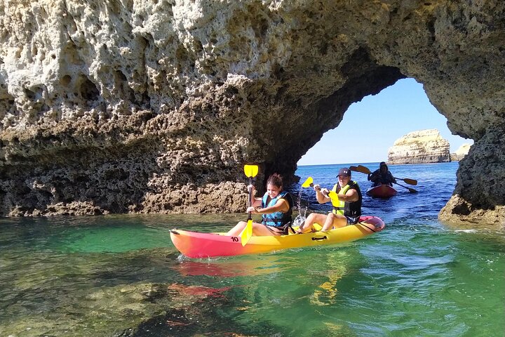 Albufeira: Sea Caves & Hidden Beaches Guided Kayak Tour