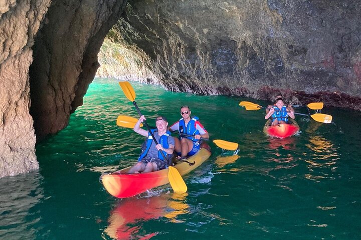 Albufeira: Sea Caves & Hidden Beaches Guided Kayak Tour