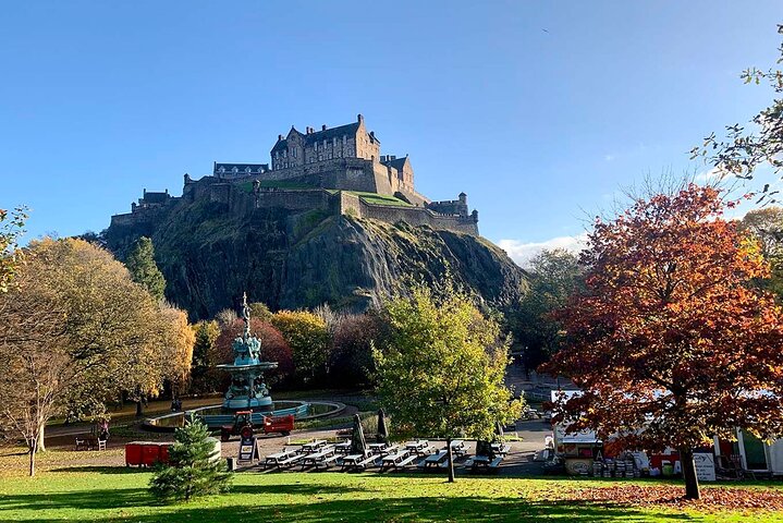 Edinburgh Castle: Guided Walking Tour with Entry Ticket